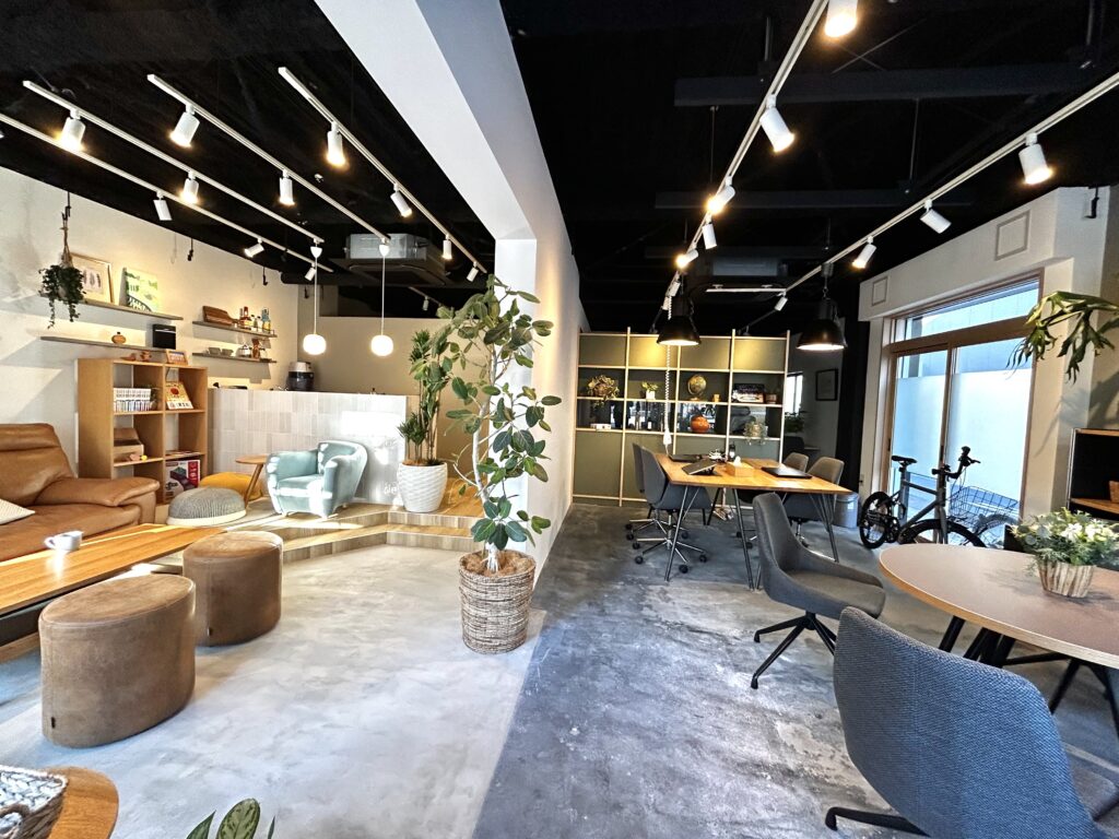 リフォーム不動産の店内