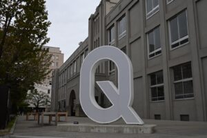 1902年建築の山形市立第一小学校旧校舎をリノベーションした複合施設Q1外観